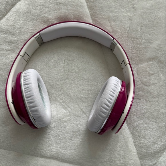 Pink Beats headphones - Picture 2 of 4